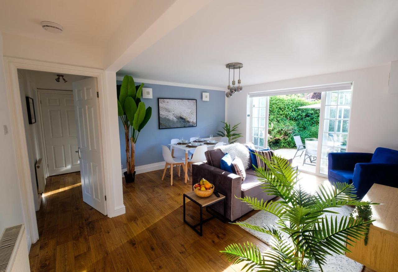 Riverwalk One Apartment